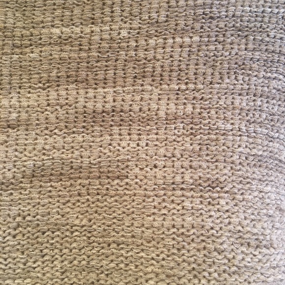 New Sweater Size Large - Picture 5 of 7